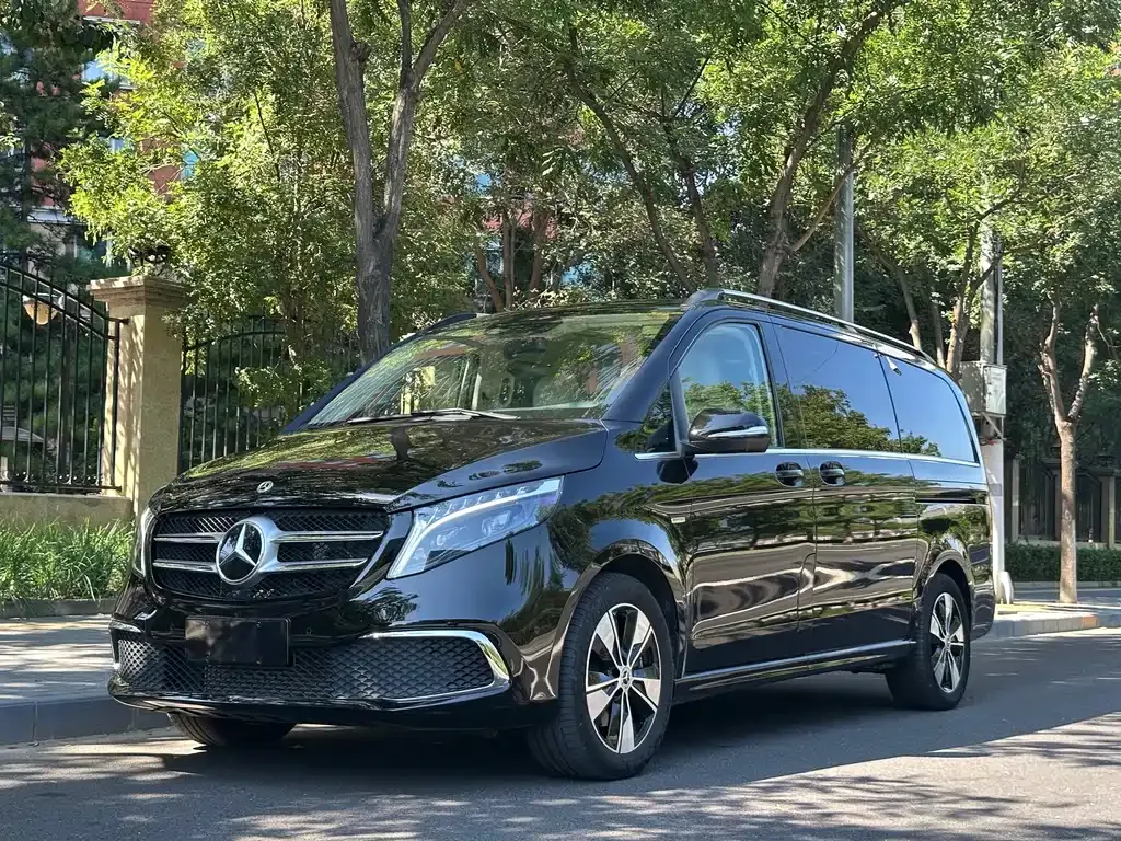 Mercedes-Benz V-Class 2023 из CN, фото 1