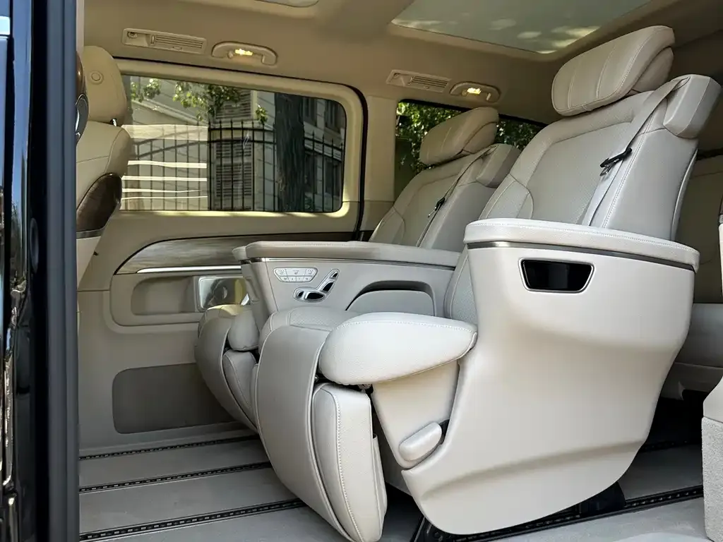 Mercedes-Benz V-Class 2023 из CN, фото 10