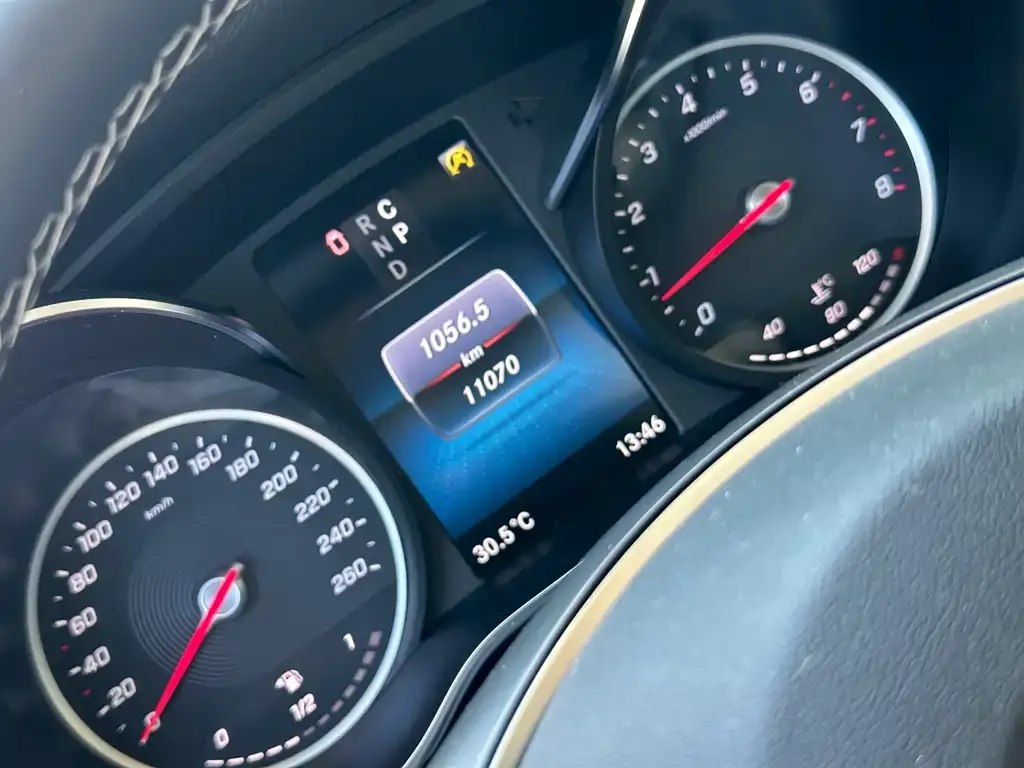 Mercedes-Benz V-Class 2023 из CN, фото 4