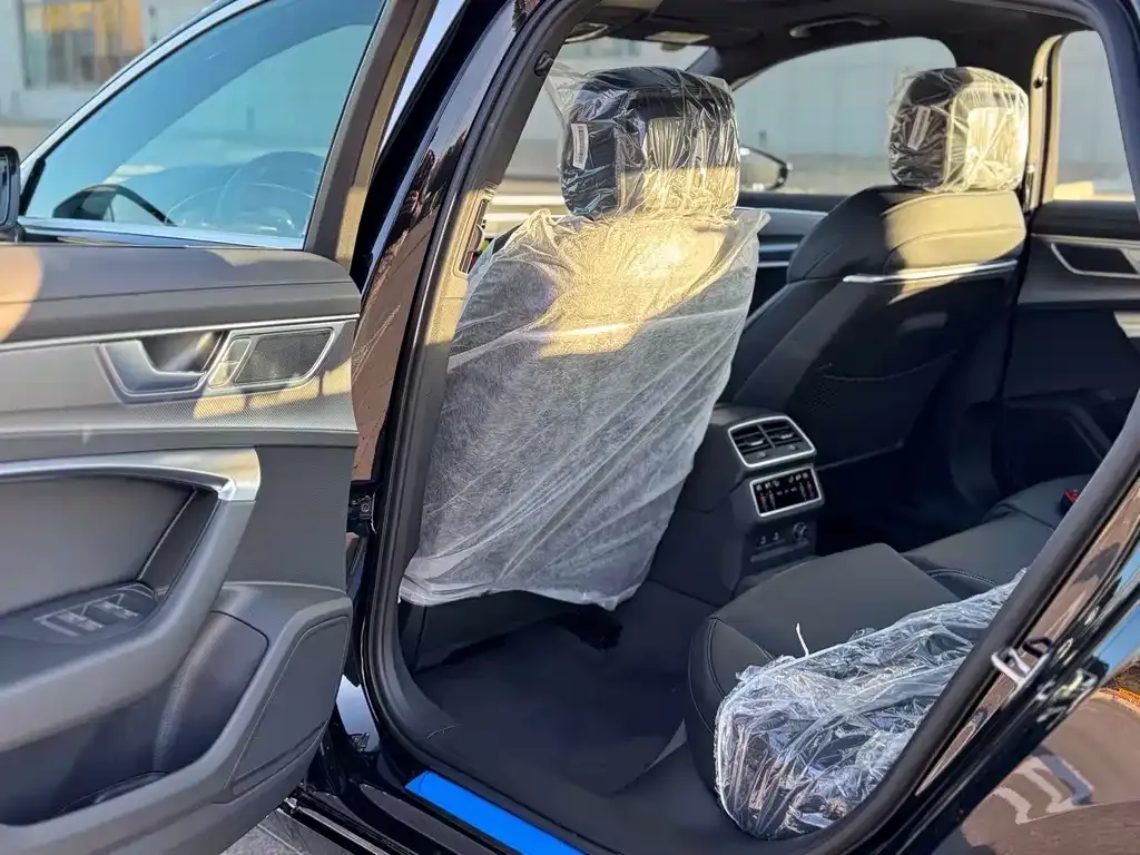 Audi A6L 2025 из CN, фото 10