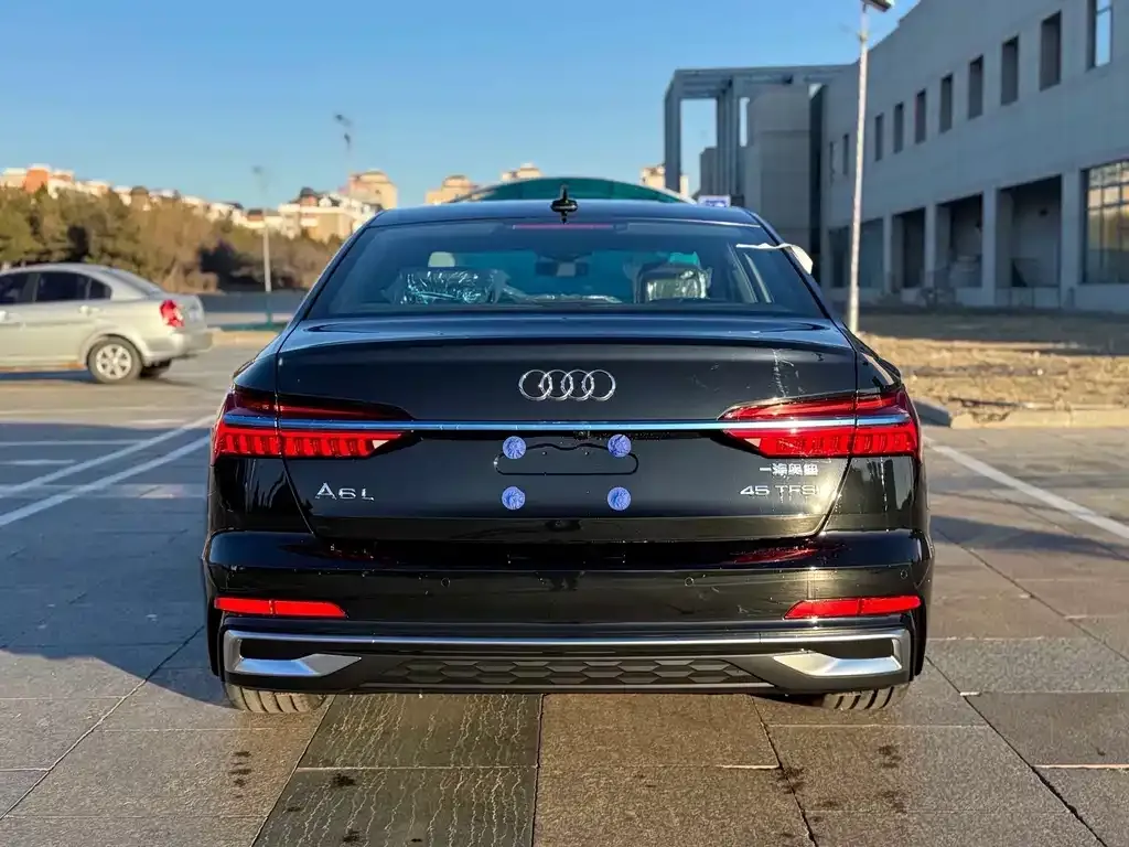 Audi A6L 2025 из CN, фото 5