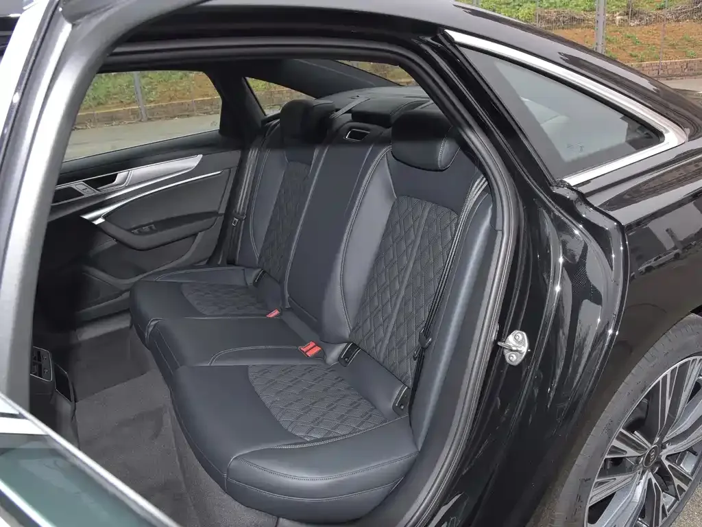 Audi A6L 2025 из CN, фото 7