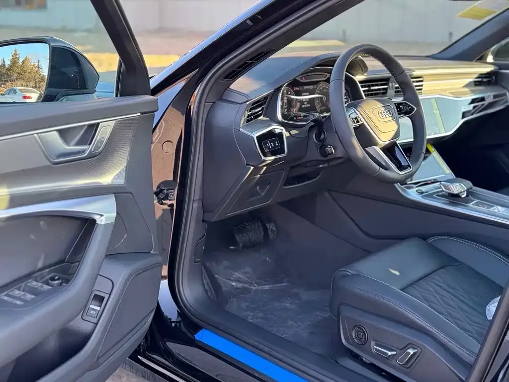 Audi A6L 2025 из CN, фото 8