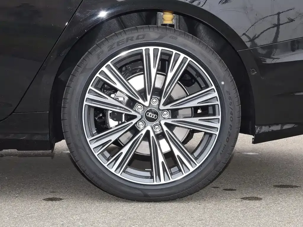 Audi A6L 2025 из CN, фото 9