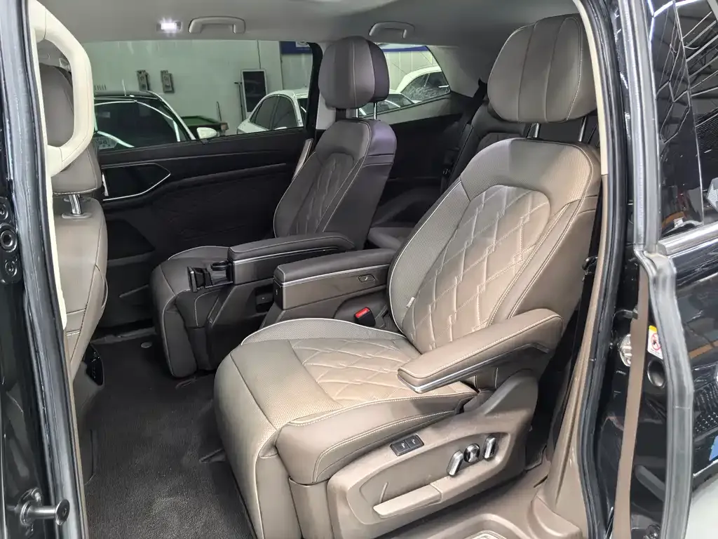 Volkswagen Viloran 2023 из CN, фото 8