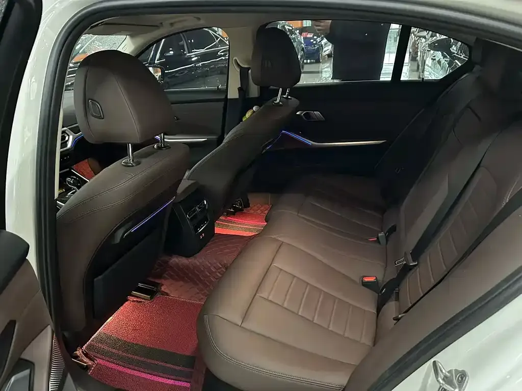 BMW 3 Series 2021 из CN, фото 3