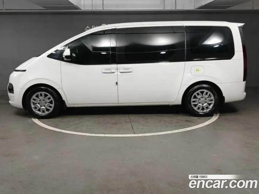 Hyundai Staria — фото 3
