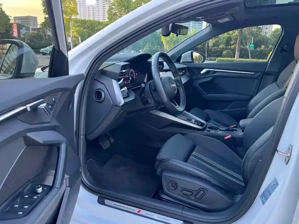 Audi A3 2023 из CN, фото 6