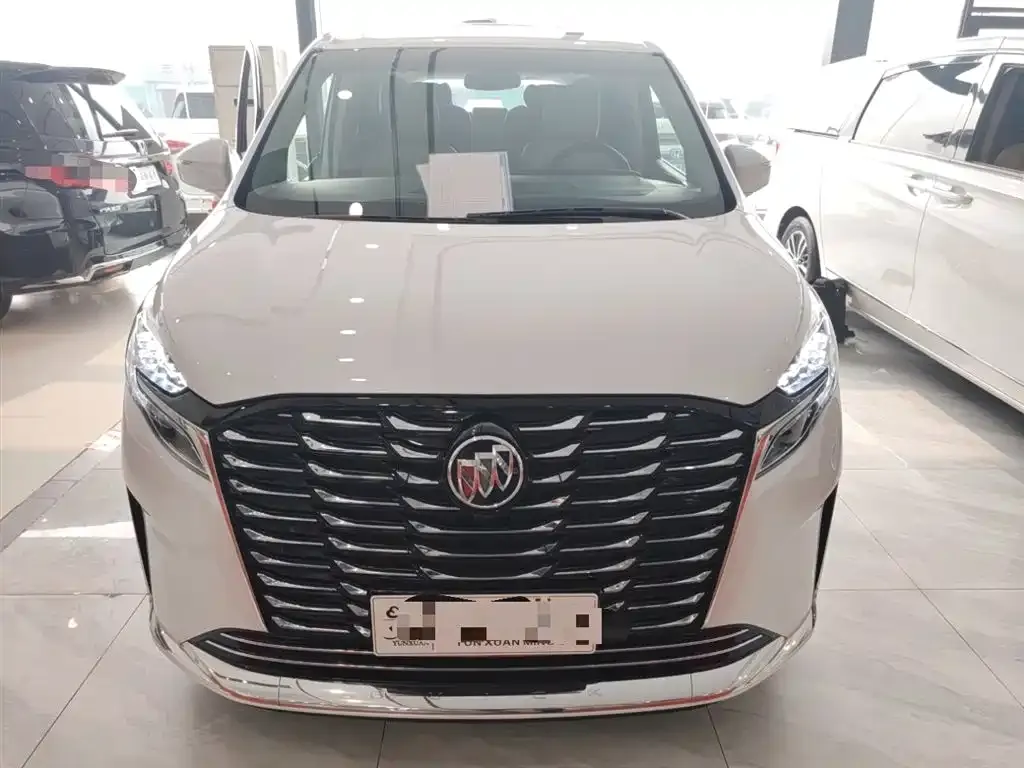 Buick GL8 2023 из CN, фото 3
