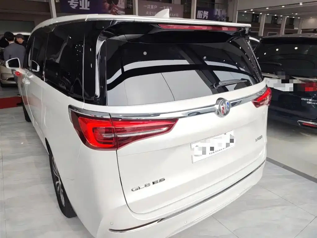 Buick GL8 2023 из CN, фото 6