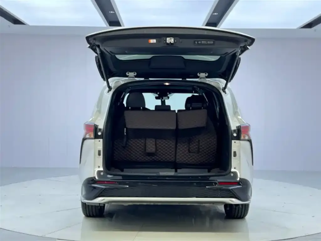 Toyota Granvia 2025 из CN, фото 9