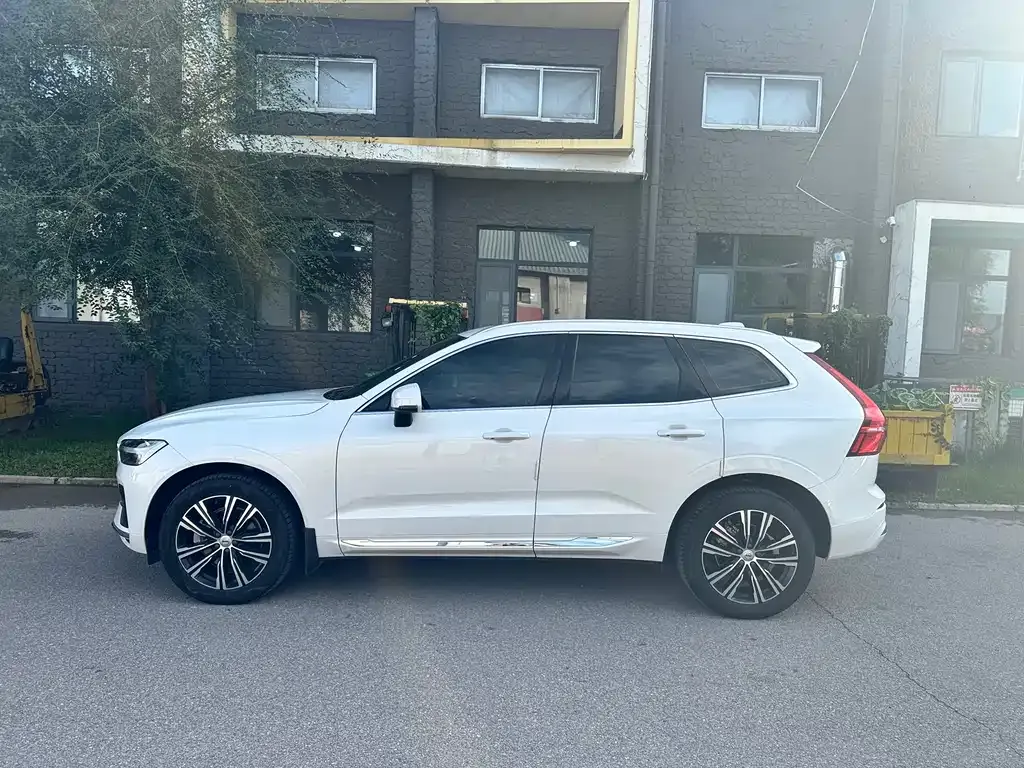 Volvo XC60 2021 из CN, фото 4