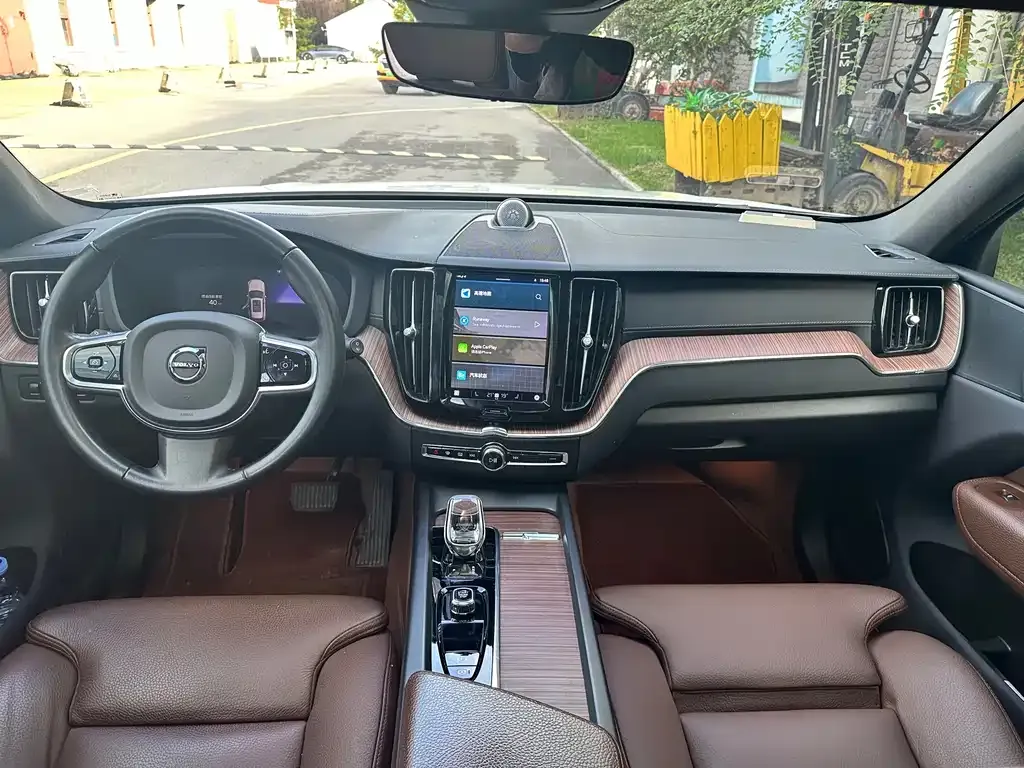 Volvo XC60 2021 из CN, фото 9