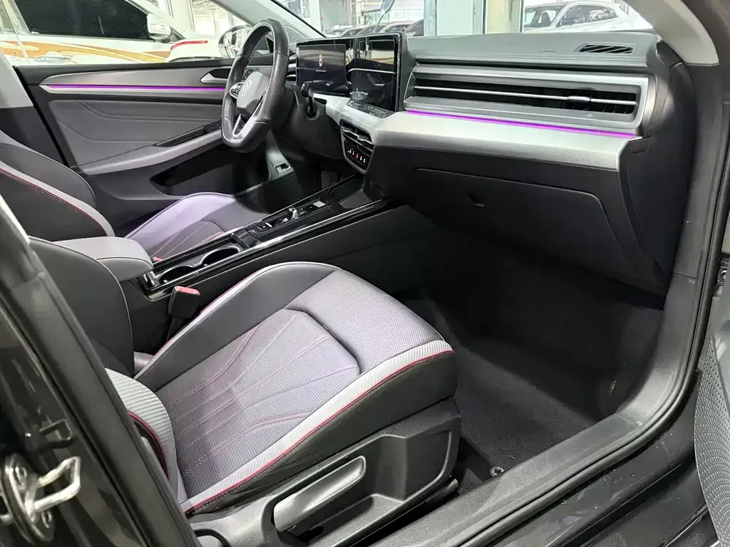 Volkswagen Lamando 2023 из CN, фото 8