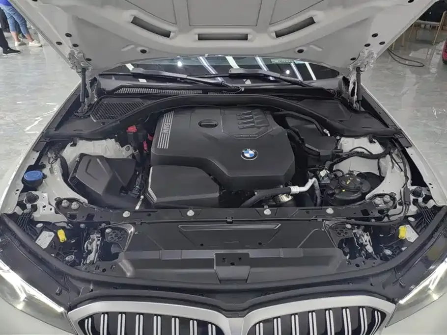 BMW 3 Series 2023 из CN, фото 10