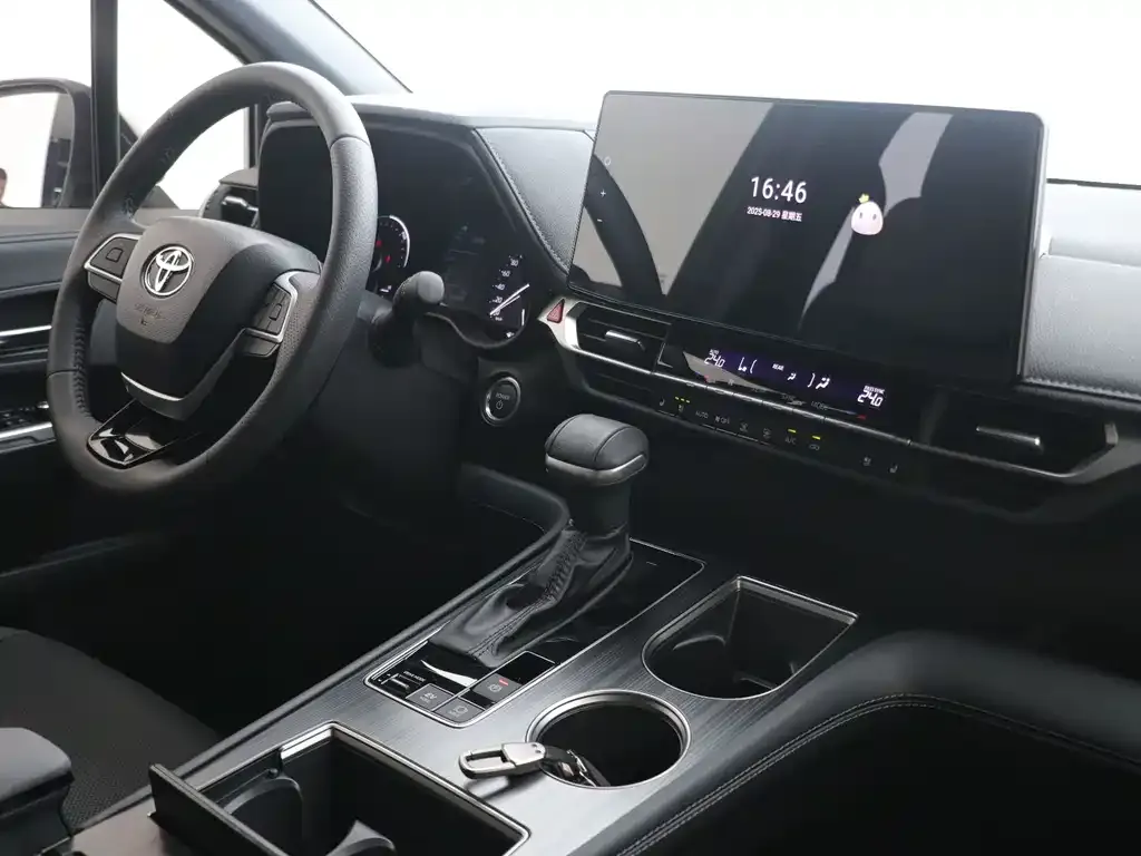 Toyota Sienna 2025 из CN, фото 9