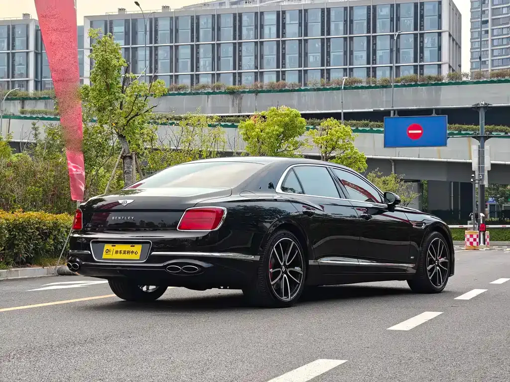 Bentley Flying Spur 2021 из CN, фото 4