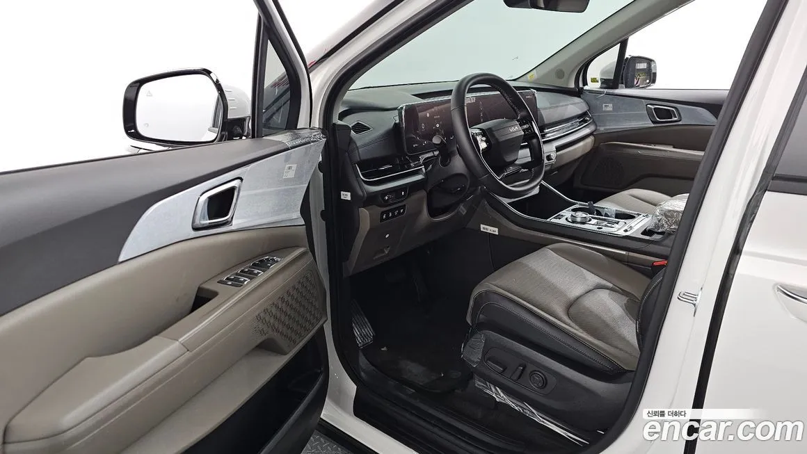 Kia Carnival — фото 10