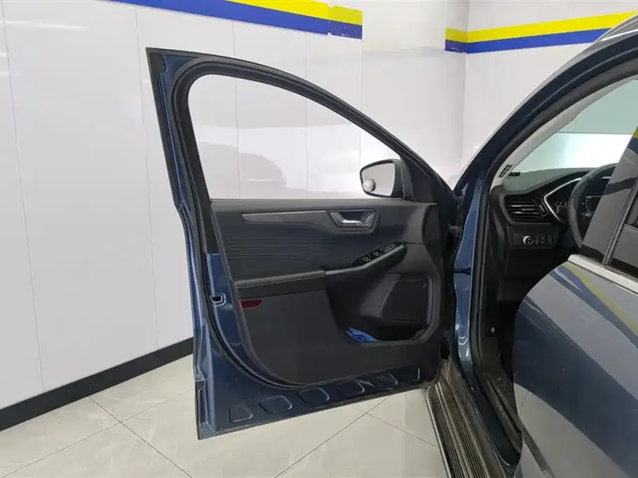 Ford Escape 2022 из CN, фото 7