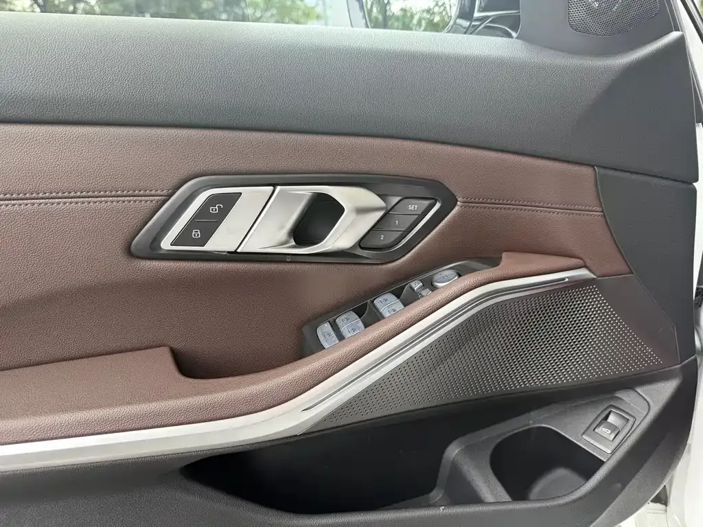 BMW 3 Series 2023 из CN, фото 6