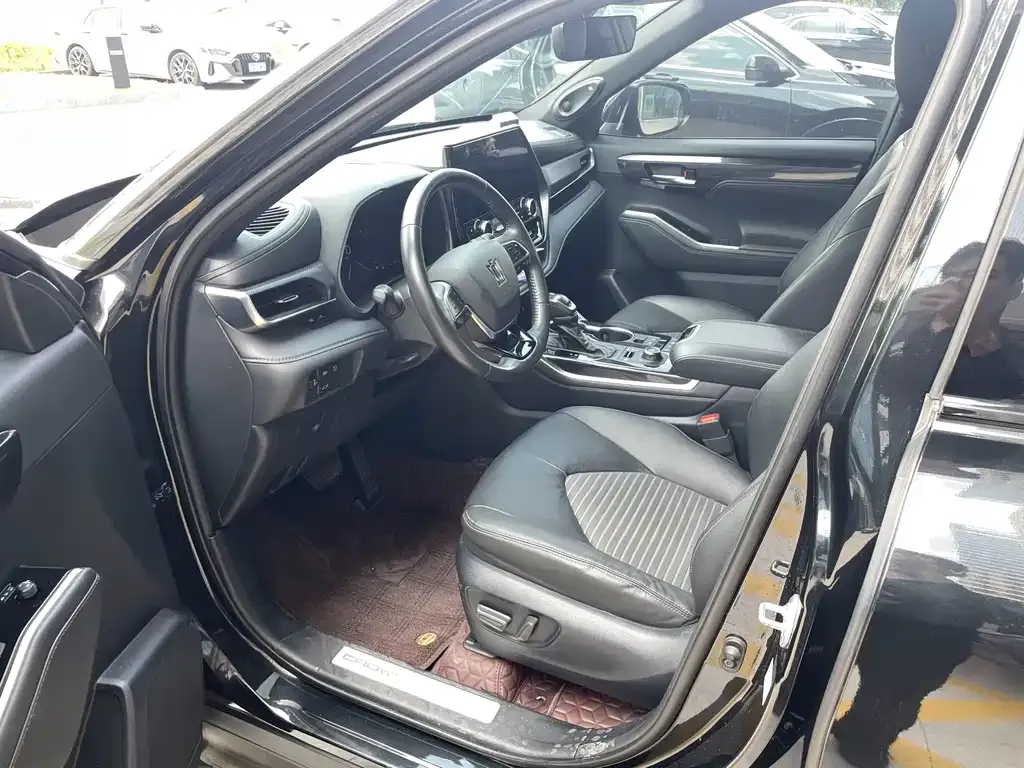 Toyota Crown Kluger 2023 из CN, фото 9