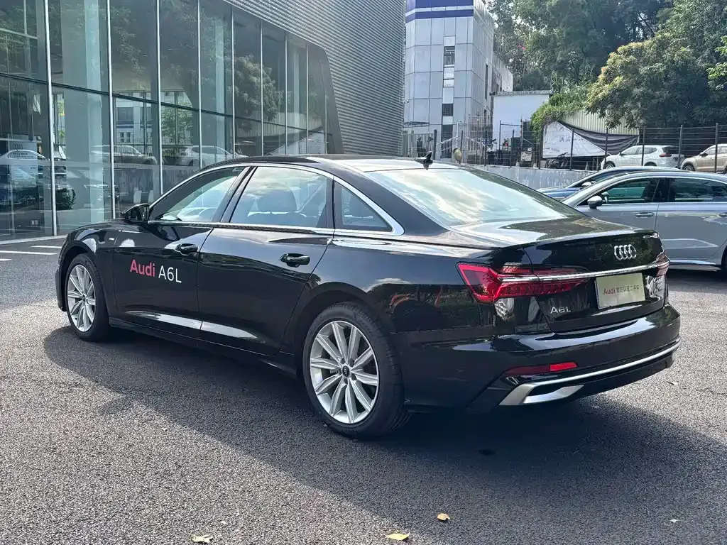 Audi A6L — фото 5