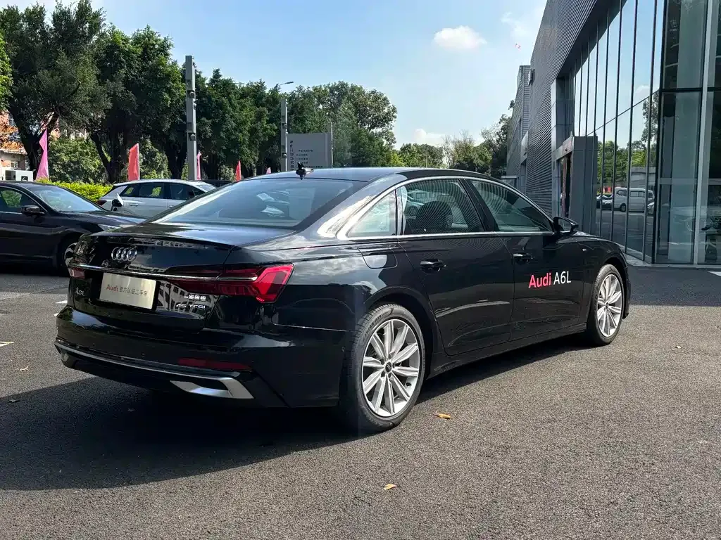 Audi A6L — фото 6
