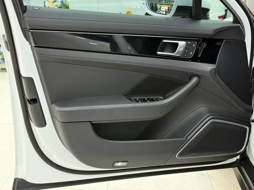 Porsche Panamera 2023 из CN, фото 9