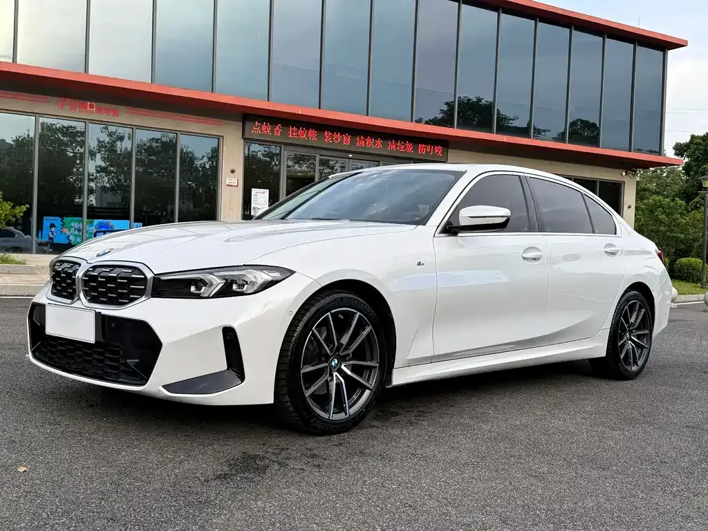 BMW 3 Series 2023 из CN, фото 1