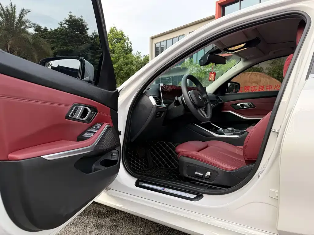BMW 3 Series 2023 из CN, фото 4