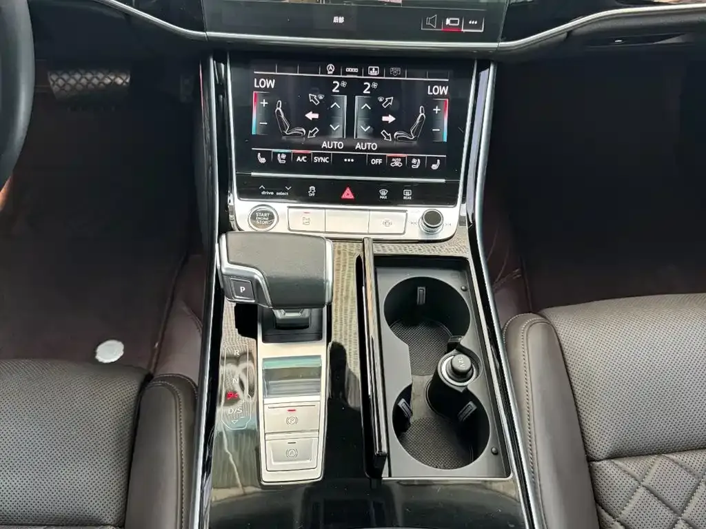 Audi A8 2022 из CN, фото 5