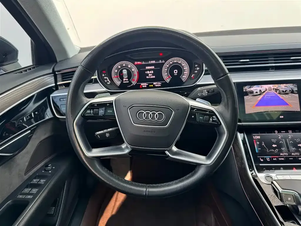 Audi A8 2022 из CN, фото 6