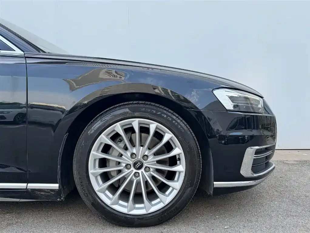 Audi A8 2022 из CN, фото 9