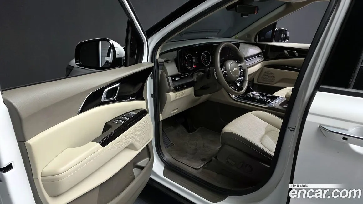 Kia Carnival — фото 10