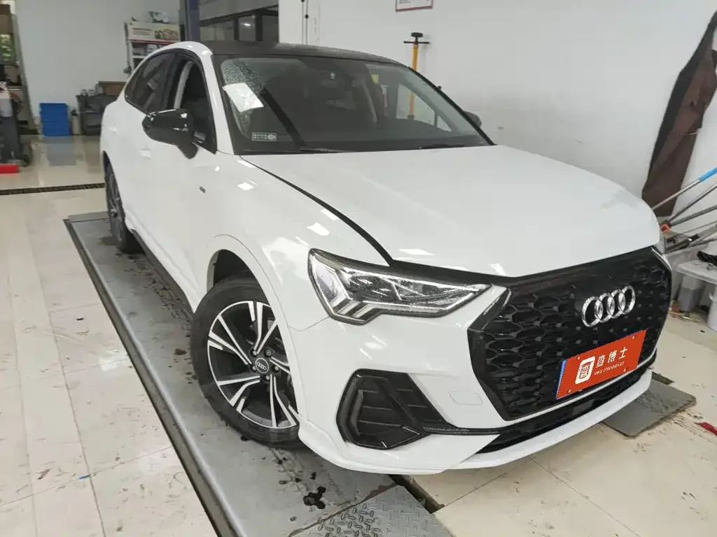 Audi Q3 Sportback 2023 из CN, фото 2