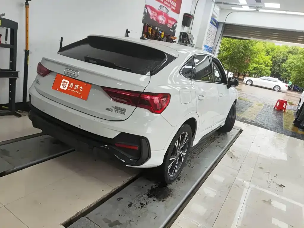 Audi Q3 Sportback 2023 из CN, фото 4