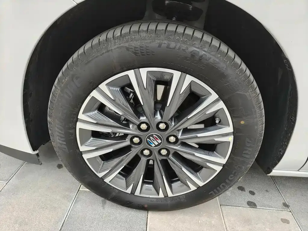 Buick GL8 2025 из CN, фото 8