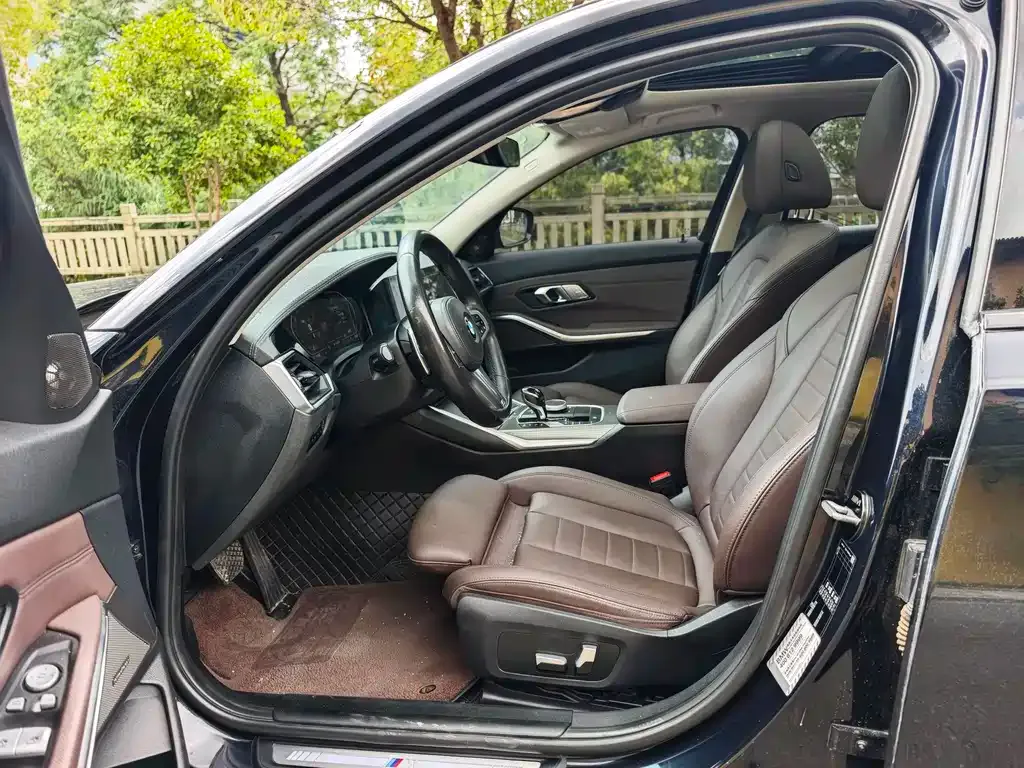 BMW 3 Series 2021 из CN, фото 4