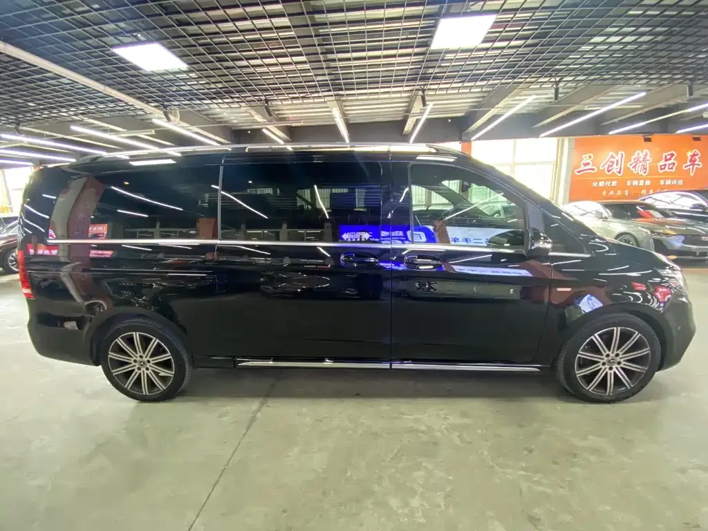 Mercedes-Benz V-Class 2023 из CN, фото 4