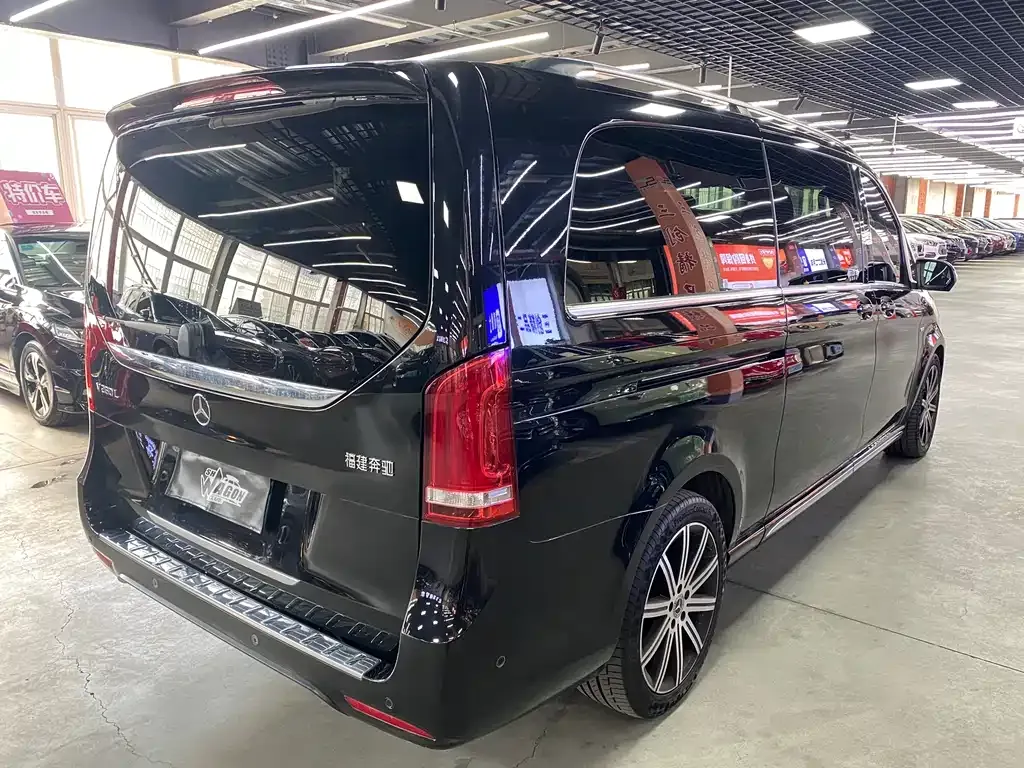 Mercedes-Benz V-Class 2023 из CN, фото 5