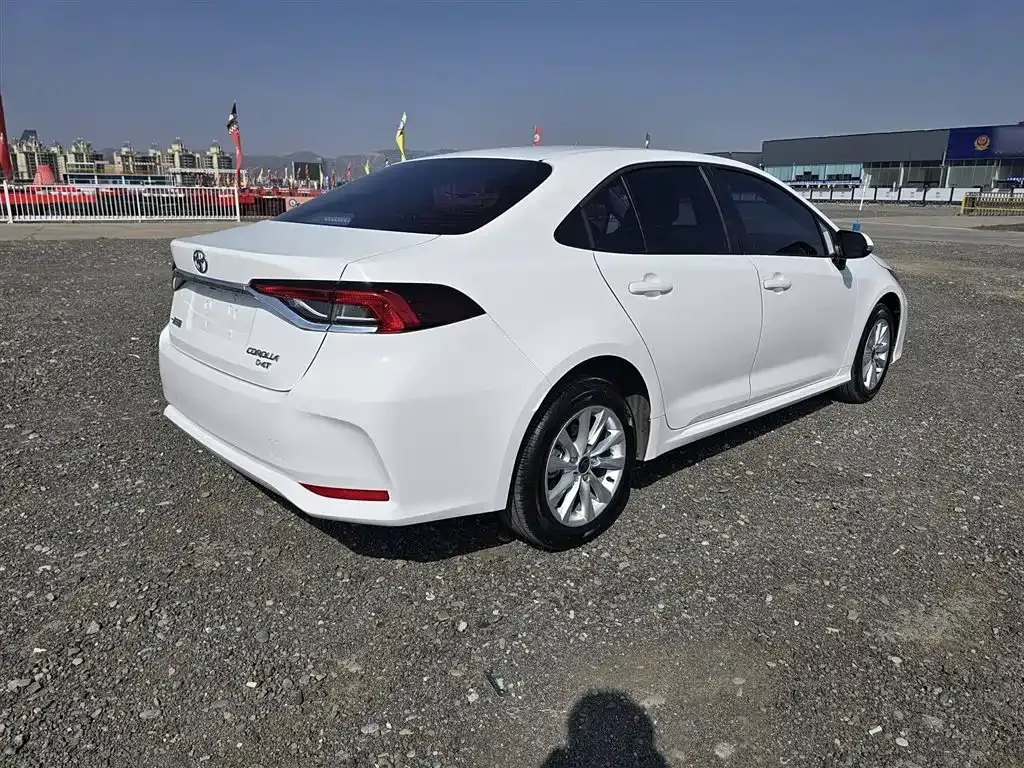 Toyota Corolla 2023 из CN, фото 10