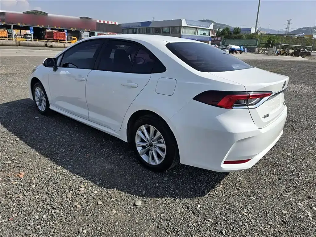 Toyota Corolla 2023 из CN, фото 8