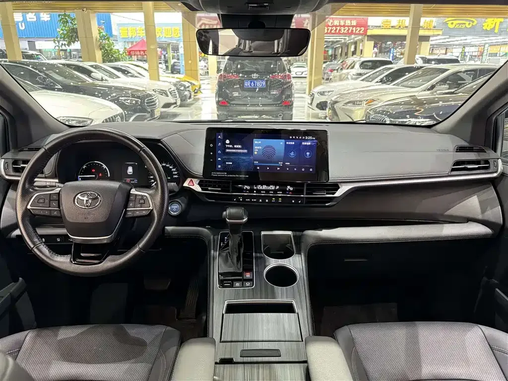 Toyota Sienna 2024 из CN, фото 9