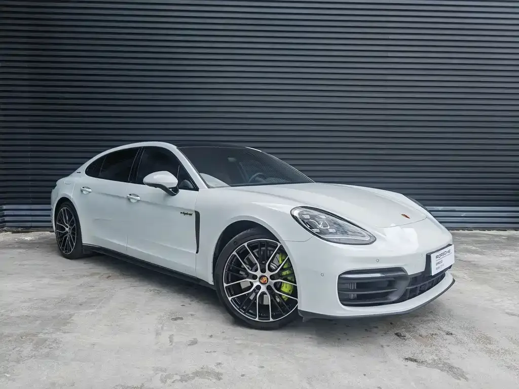 Porsche Panamera Hybrid — фото 1