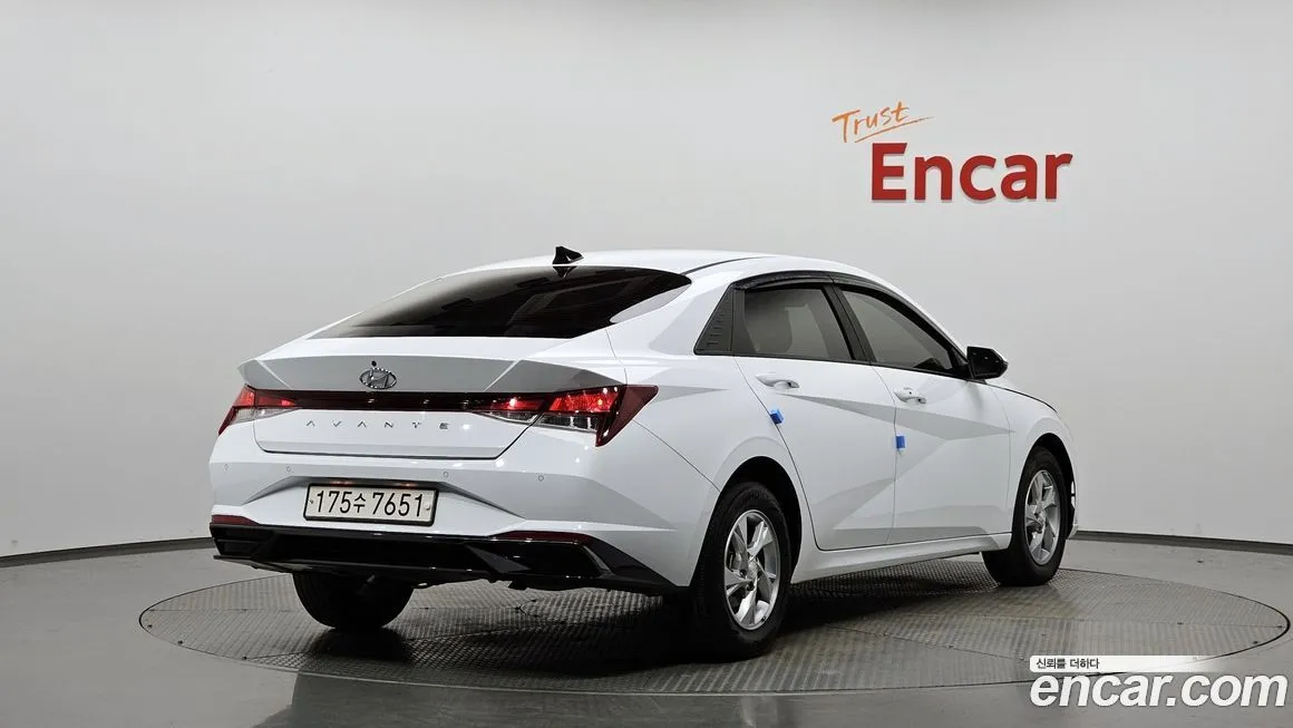 Hyundai AVANTE — фото 2