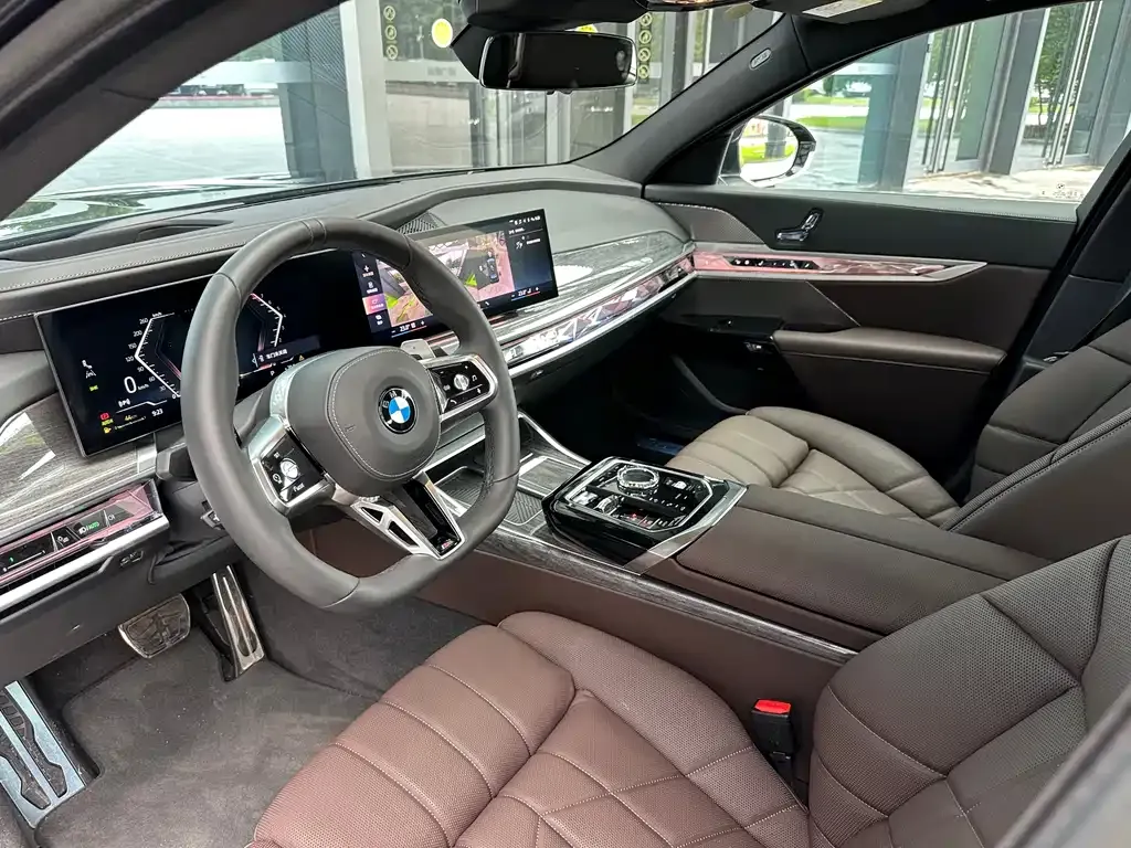 BMW 7 Series 2025 из CN, фото 2