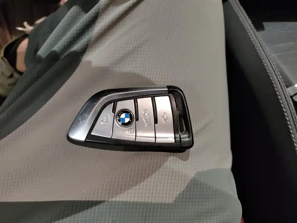 BMW 5 Series 2022 из CN, фото 9