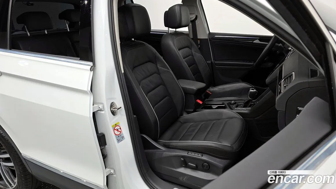 Volkswagen Tiguan — фото 10