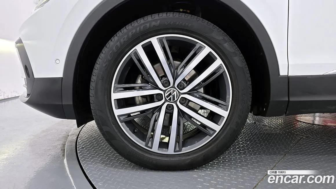 Volkswagen Tiguan — фото 5
