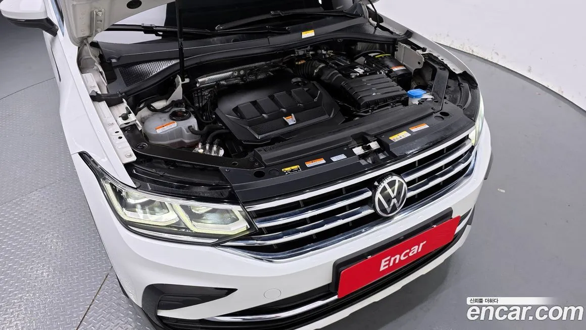 Volkswagen Tiguan — фото 6